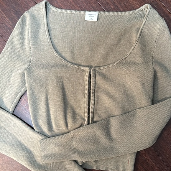 Abercrombie Cropped Hook & Eye Cardigan - Picture 4 of 4